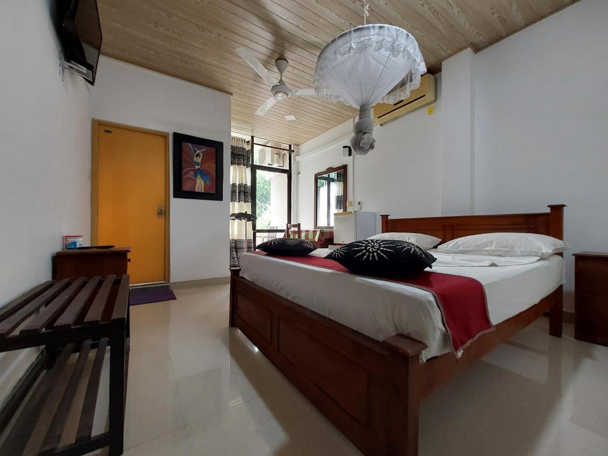 Lake Wave Hotel Anuradhápura Exteriér fotografie