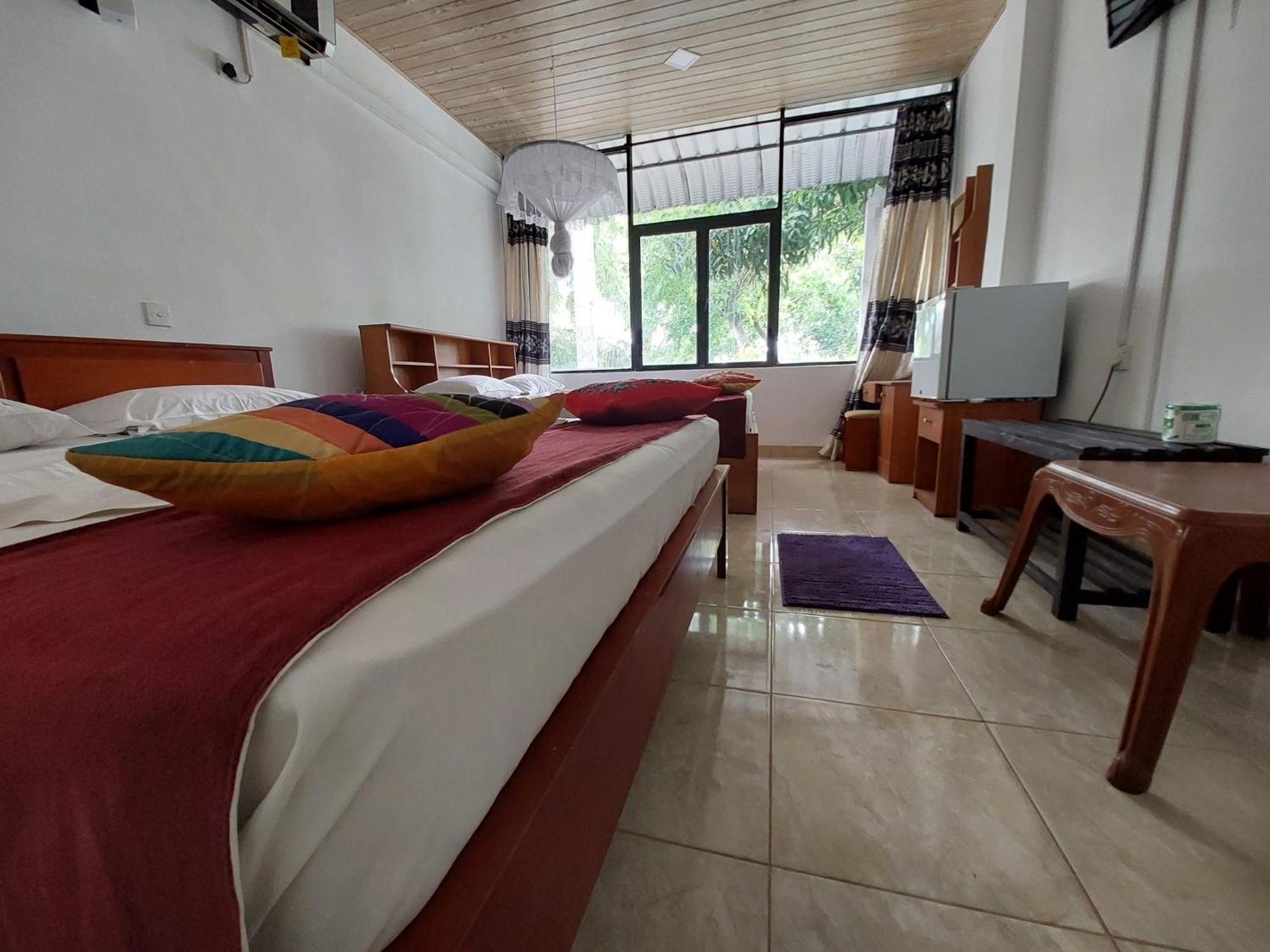 Lake Wave Hotel Anuradhápura Exteriér fotografie